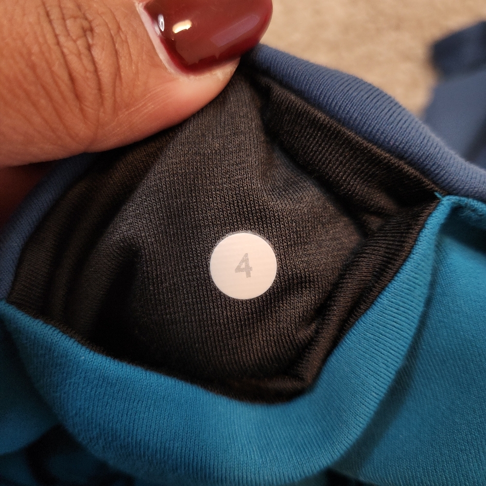 Lululemon Wunder Under Reversible Crop Leggings Size 4 - Picture 4 of 8